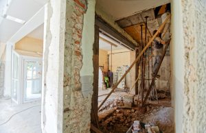 Low Carbon Buildings | Choosing a Garbage Disposal Service for Residential Rubbish Removal