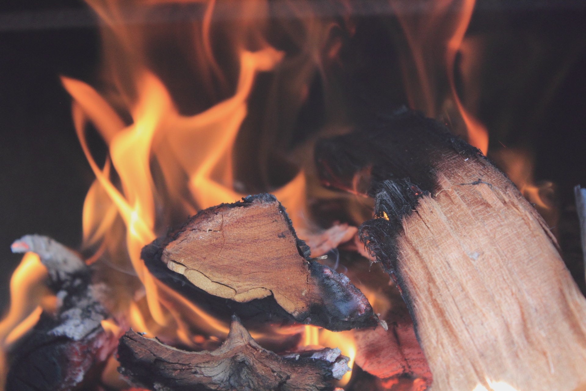 The Essential Ignition for Efficient Firewood Burning Low Carbon