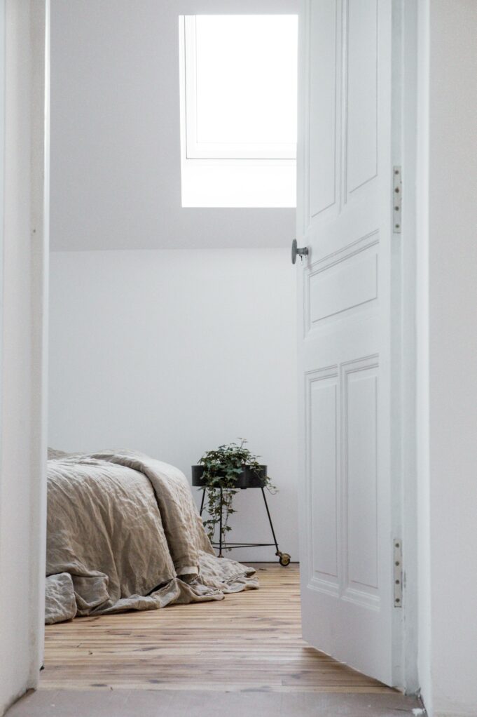 stories-SQhulVG9nZg-unsplash Low Carbon Buildings | How to Choose the Perfect Bedroom Door