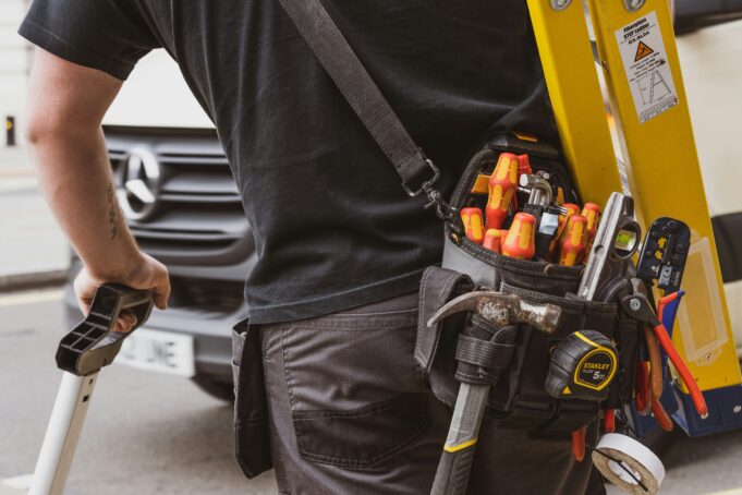 Choosing the Right Building Contractors in Gloucestershire