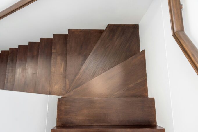 steven-ungermann--3JTsz9QD5s-unsplash A Practical Guide to Bespoke Stairs
