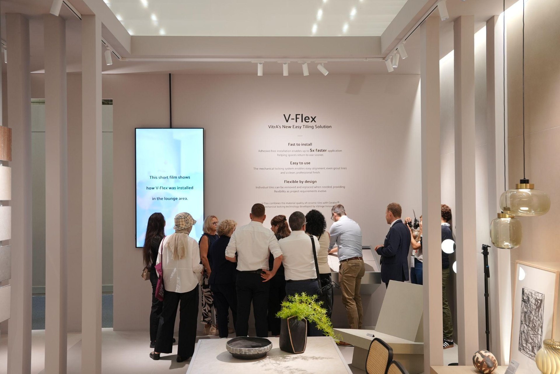 Low Carbon Buildings | Material Intelligence Shapes VitrA Tiles' Debut of "The Code" and Fresh Design Codes at Cersaie Visitors at the V-Flex installation display: Material Intelligence Shapes VitrA Tiles' Debut of "The Code" and Fresh Design Codes at Cersaie