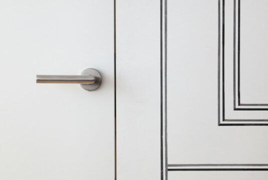How to choose secure door handles and modern locking systems for residential and commercial buildings? Low Carbon Buildings | How to choose secure door handles and modern locking systems for residential and commercial buildings?